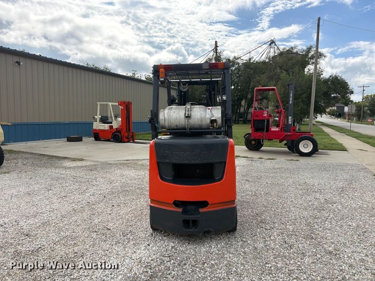 image for item FU4695 Toyota 8EGCU25 forklift