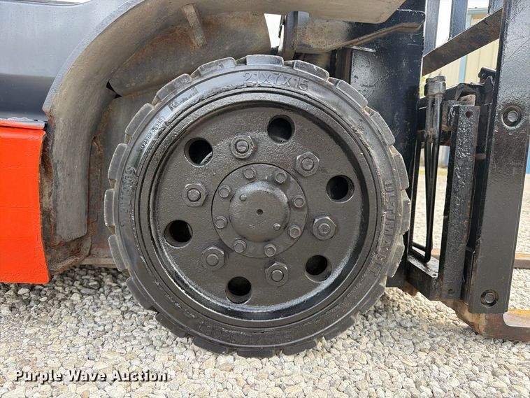 image for item FU4695 Toyota 8EGCU25 forklift