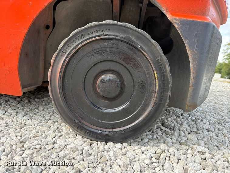 image for item FU4695 Toyota 8EGCU25 forklift