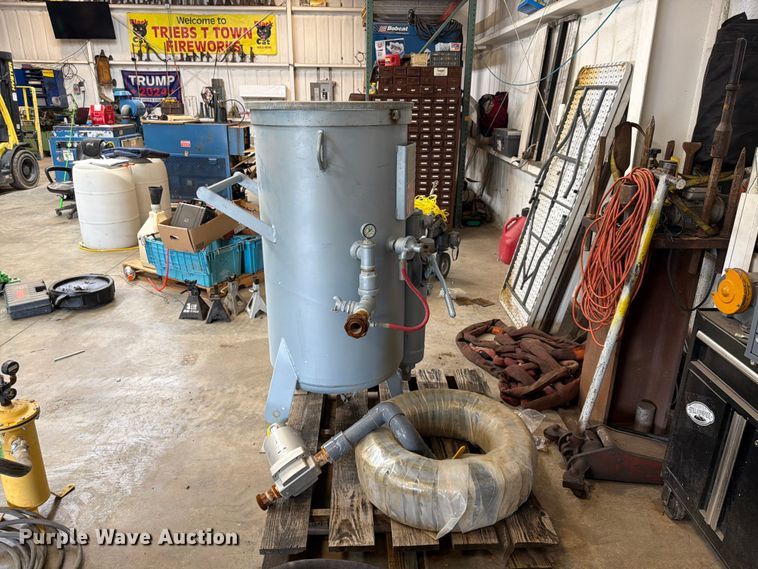 image for item FU4696 1995 MMLJ-INC FSRB sand blasting system