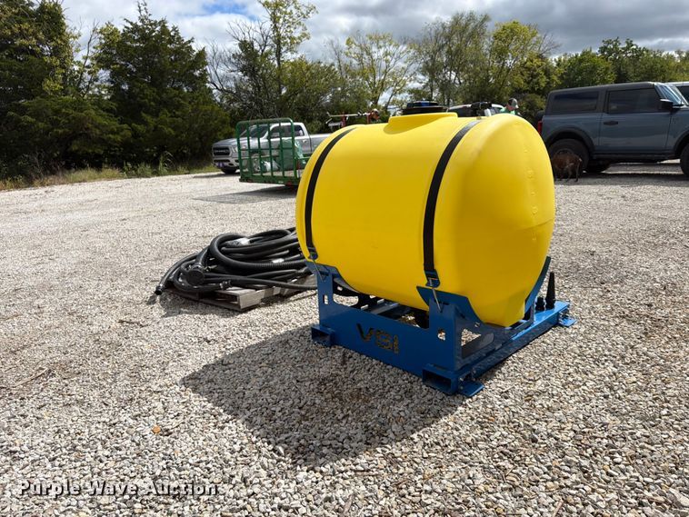 image for item FU4703 VSI 200JAH hydroseeder