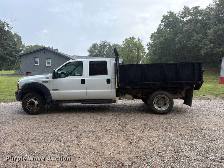 image for item FU4724 2007 Ford F450 Super Duty Crew Cab dump flatbed truck