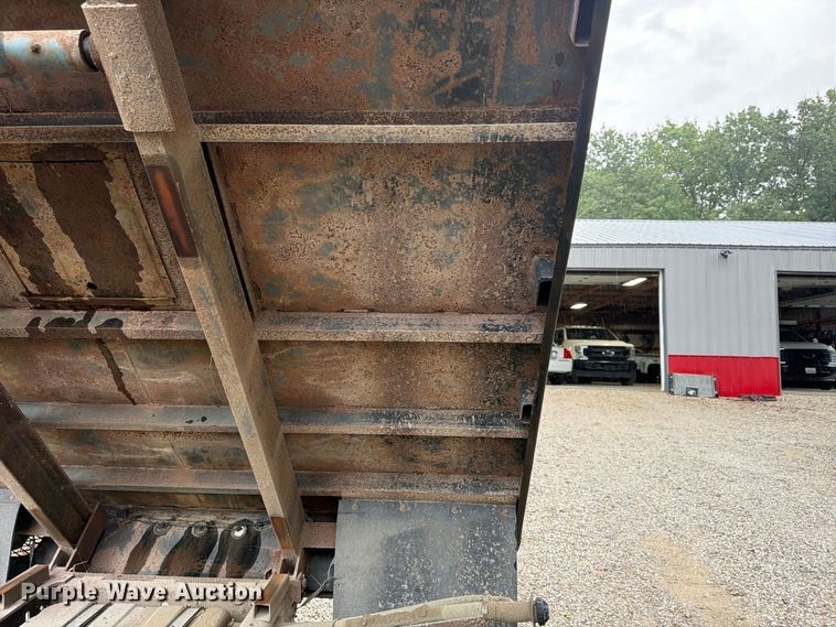 image for item FU4724 2007 Ford F450 Super Duty Crew Cab dump flatbed truck