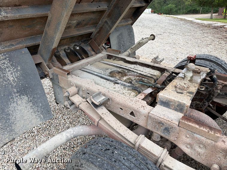 image for item FU4724 2007 Ford F450 Super Duty Crew Cab dump flatbed truck