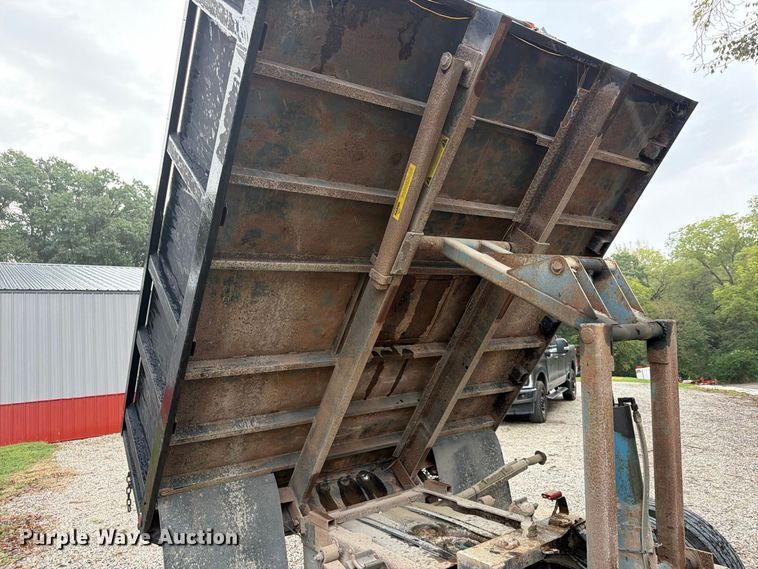 image for item FU4724 2007 Ford F450 Super Duty Crew Cab dump flatbed truck