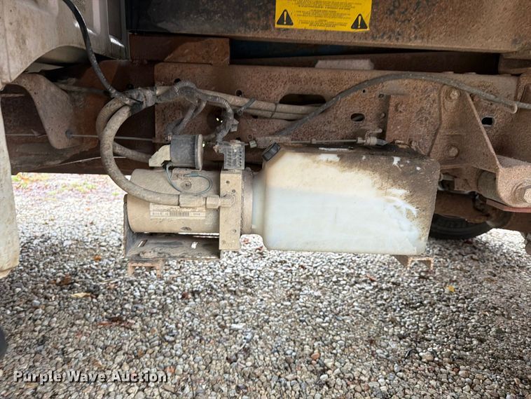 image for item FU4724 2007 Ford F450 Super Duty Crew Cab dump flatbed truck