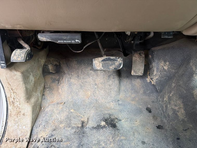 image for item FU4724 2007 Ford F450 Super Duty Crew Cab dump flatbed truck