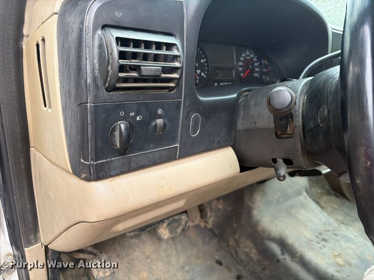 image for item FU4724 2007 Ford F450 Super Duty Crew Cab dump flatbed truck