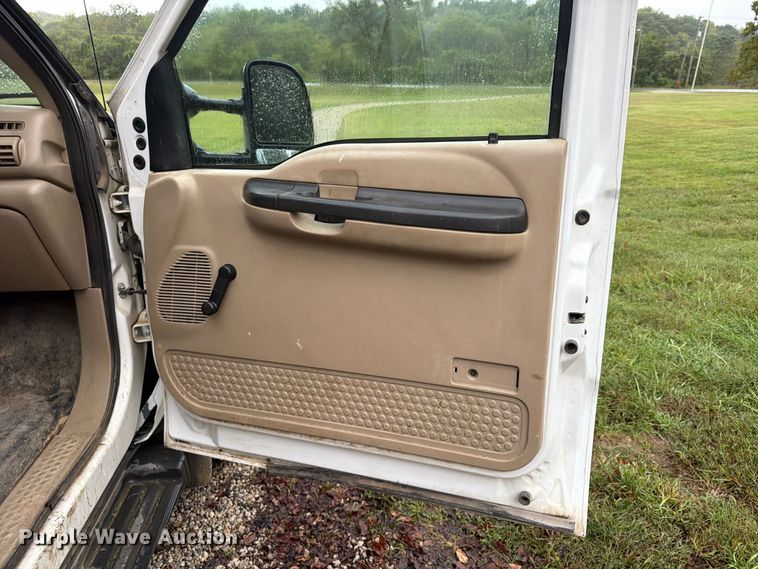 image for item FU4724 2007 Ford F450 Super Duty Crew Cab dump flatbed truck