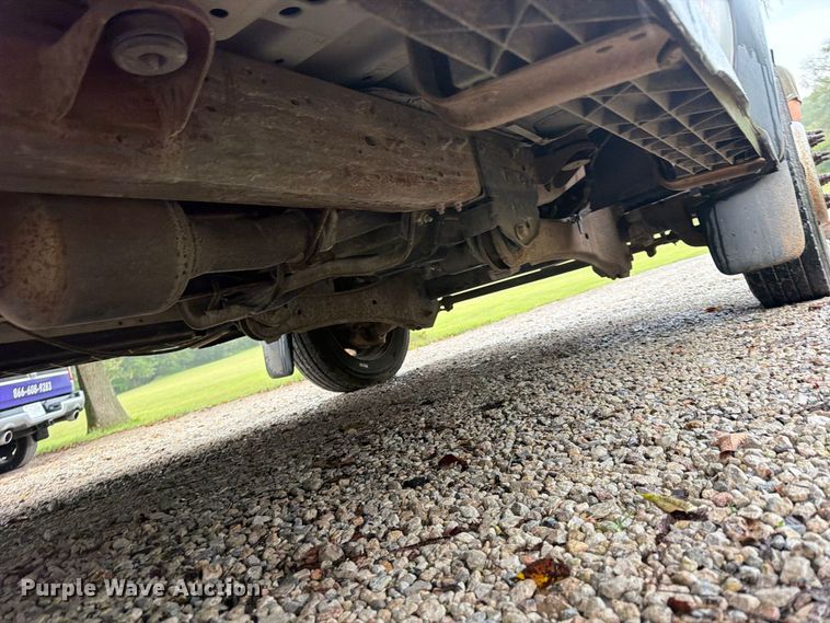 image for item FU4724 2007 Ford F450 Super Duty Crew Cab dump flatbed truck