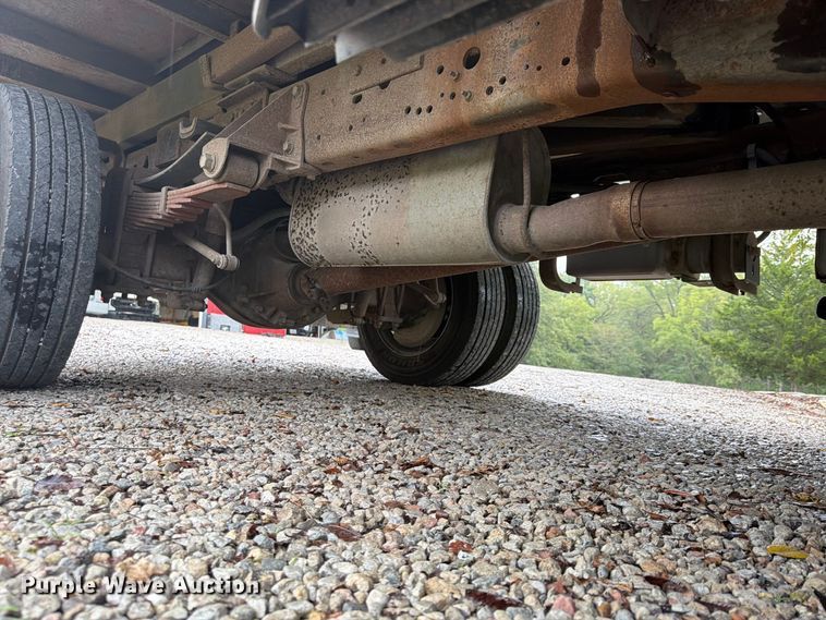 image for item FU4724 2007 Ford F450 Super Duty Crew Cab dump flatbed truck