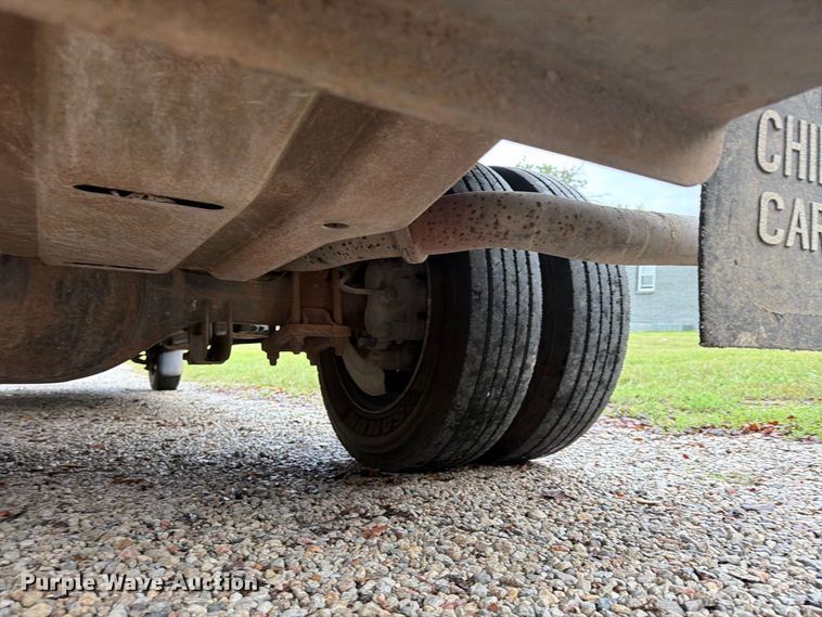 image for item FU4724 2007 Ford F450 Super Duty Crew Cab dump flatbed truck