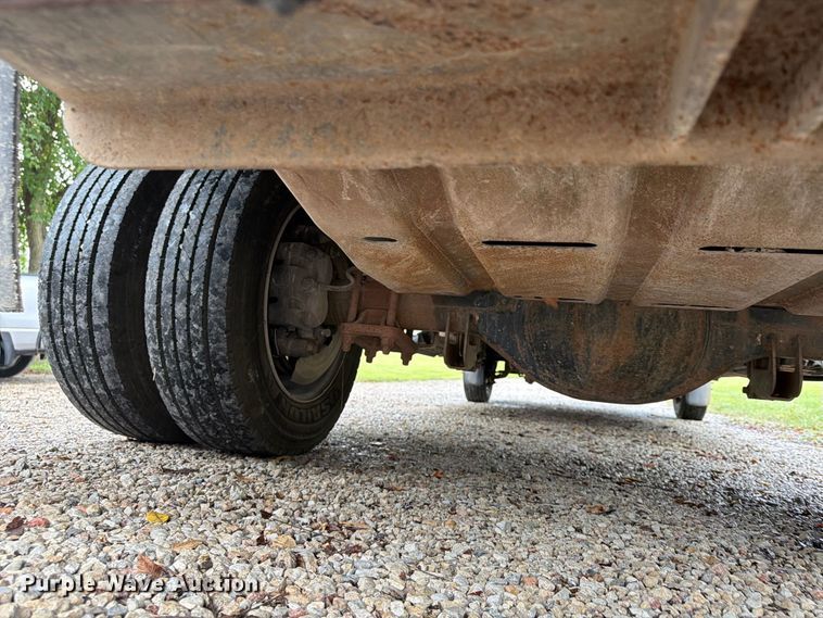 image for item FU4724 2007 Ford F450 Super Duty Crew Cab dump flatbed truck