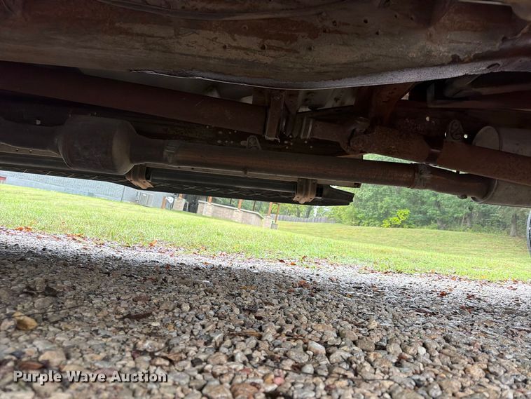 image for item FU4724 2007 Ford F450 Super Duty Crew Cab dump flatbed truck