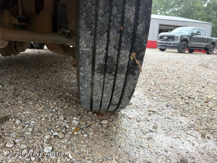 image for item FU4724 2007 Ford F450 Super Duty Crew Cab dump flatbed truck