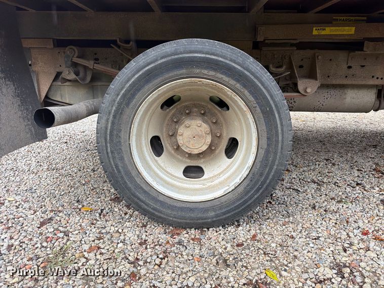 image for item FU4724 2007 Ford F450 Super Duty Crew Cab dump flatbed truck