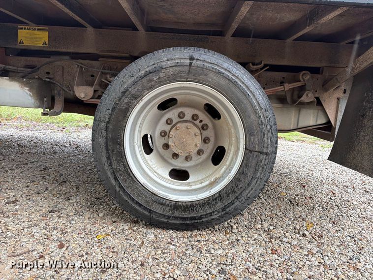 image for item FU4724 2007 Ford F450 Super Duty Crew Cab dump flatbed truck