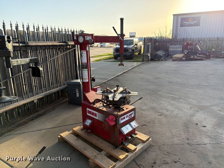 image for item MQ9169 Coats 5050A rim clam tire machine