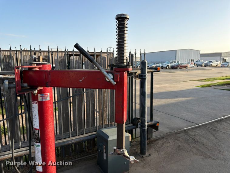 image for item MQ9169 Coats 5050A rim clam tire machine
