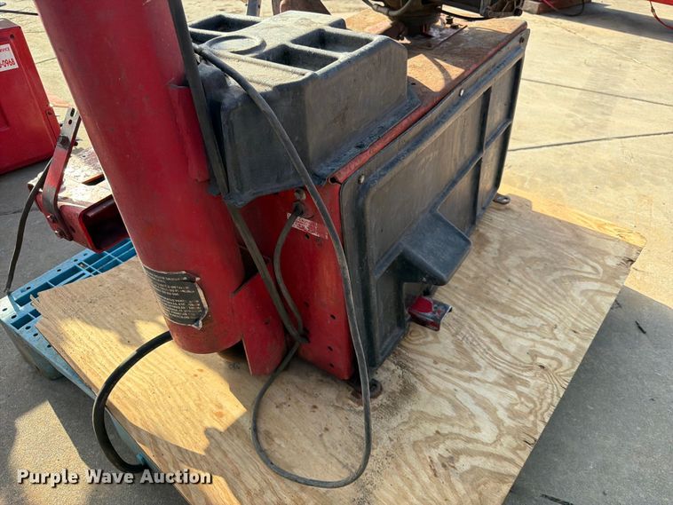 image for item MQ9171 Coats 5060E rim clam tire machine