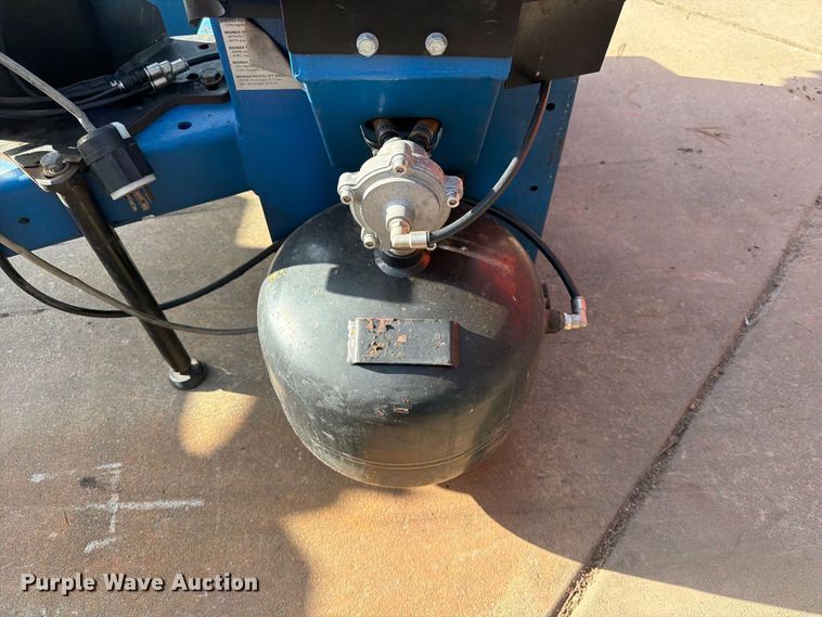 image for item MQ9172 Ravaglioli tire machine