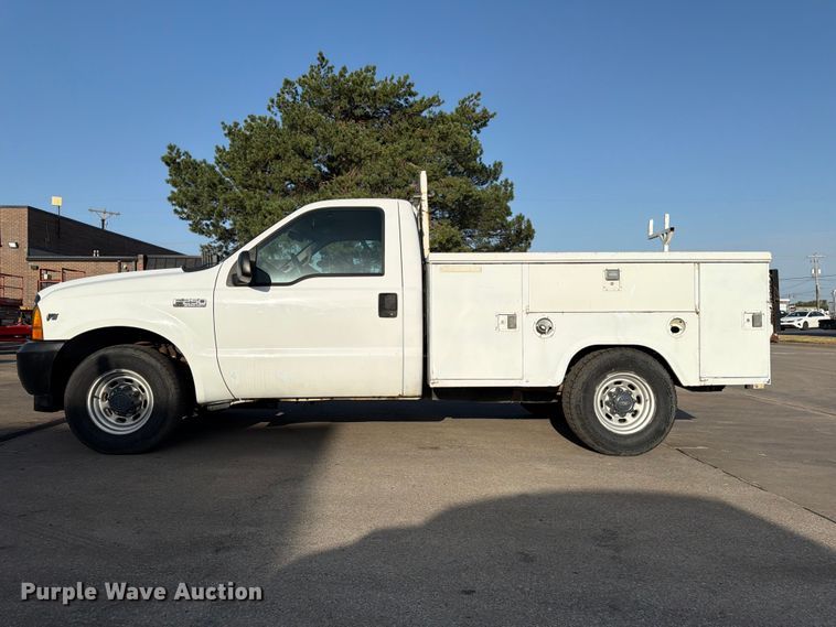 image for item MQ9174 2001 Ford F250 Super Duty XL utility bed pickup truck