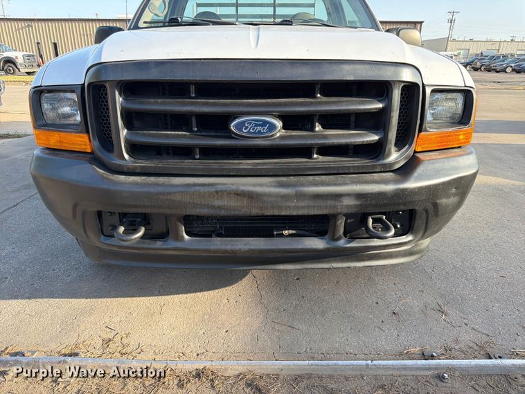 image for item MQ9174 2001 Ford F250 Super Duty XL utility bed pickup truck