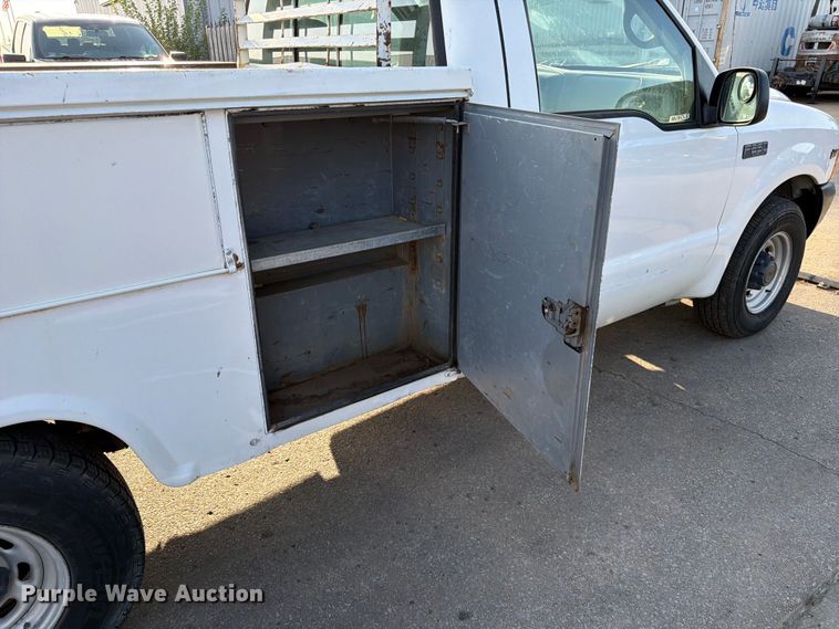 image for item MQ9174 2001 Ford F250 Super Duty XL utility bed pickup truck
