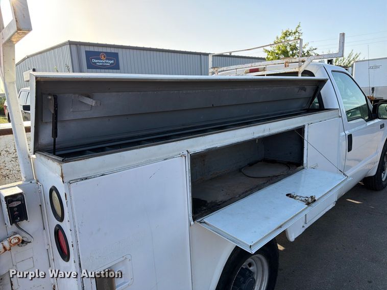 image for item MQ9174 2001 Ford F250 Super Duty XL utility bed pickup truck