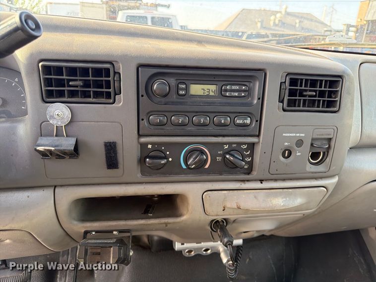 image for item MQ9174 2001 Ford F250 Super Duty XL utility bed pickup truck