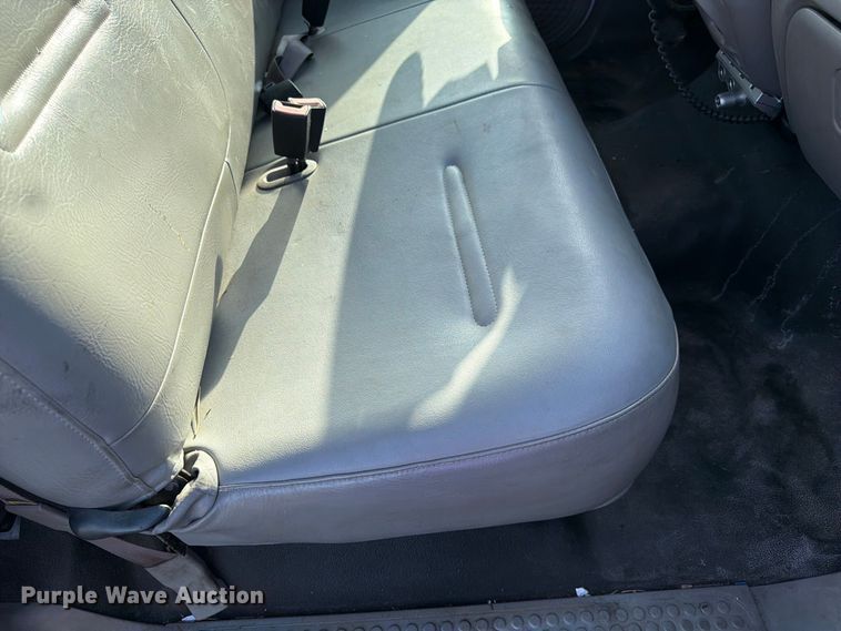 image for item MQ9174 2001 Ford F250 Super Duty XL utility bed pickup truck