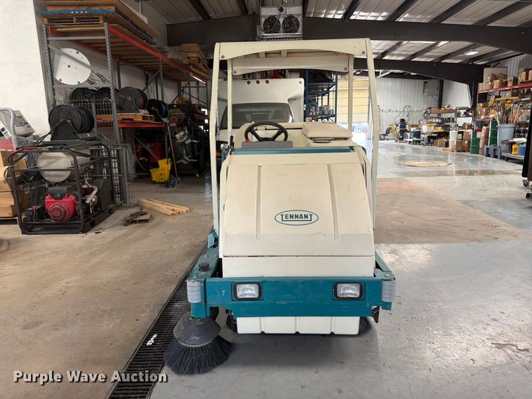 image for item MQ9183 Tennant 8300 sweeper