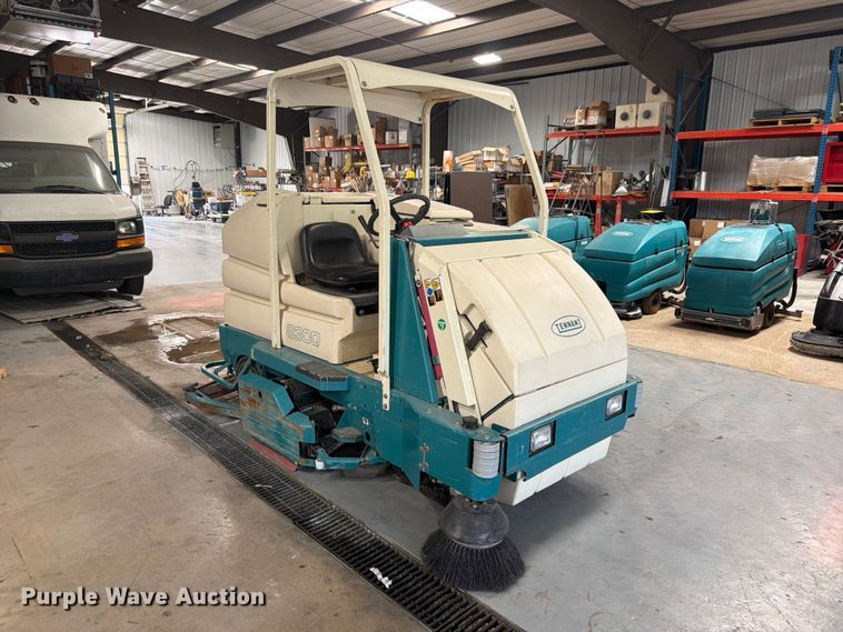 image for item MQ9183 Tennant 8300 sweeper