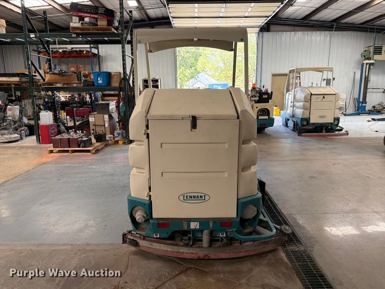 image for item MQ9183 Tennant 8300 sweeper