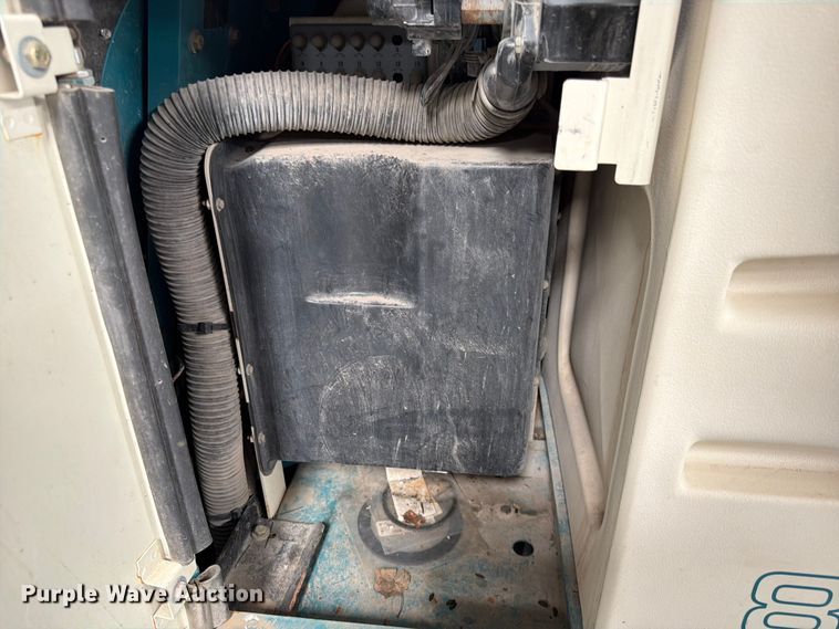 image for item MQ9183 Tennant 8300 sweeper