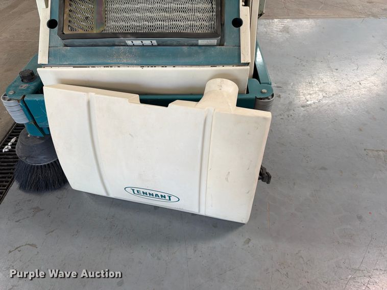 image for item MQ9183 Tennant 8300 sweeper
