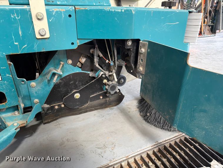 image for item MQ9183 Tennant 8300 sweeper