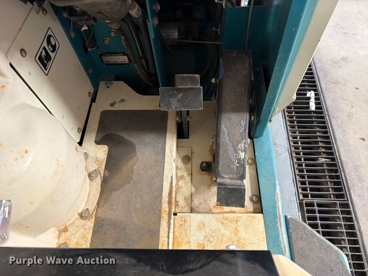image for item MQ9183 Tennant 8300 sweeper