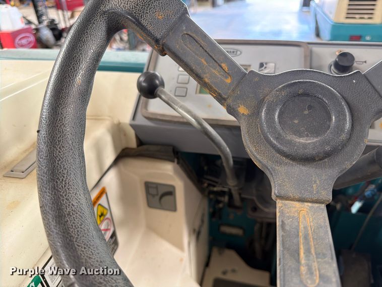image for item MQ9183 Tennant 8300 sweeper