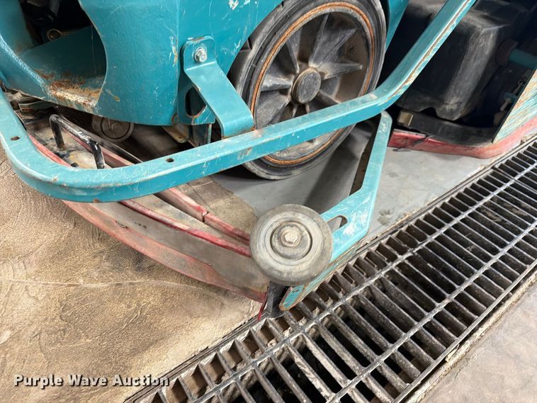 image for item MQ9183 Tennant 8300 sweeper