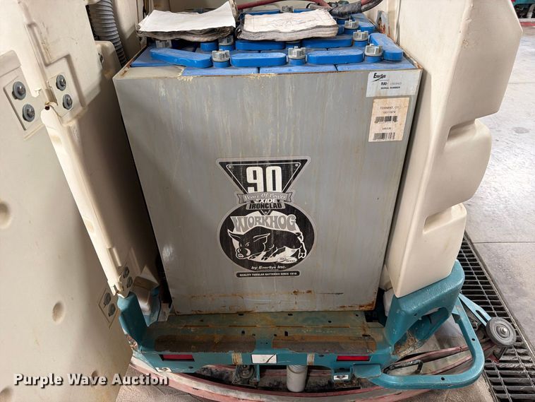image for item MQ9183 Tennant 8300 sweeper