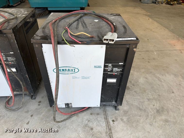 image for item MQ9183 Tennant 8300 sweeper