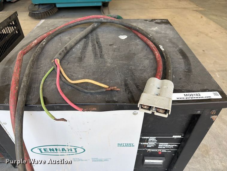 image for item MQ9183 Tennant 8300 sweeper