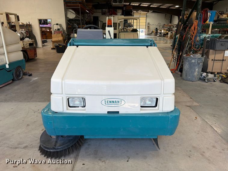 image for item MQ9184 1999 Tennant 6550 sweeper