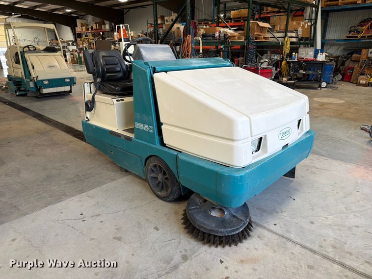 image for item MQ9184 1999 Tennant 6550 sweeper
