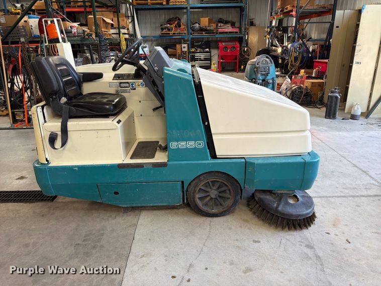 image for item MQ9184 1999 Tennant 6550 sweeper
