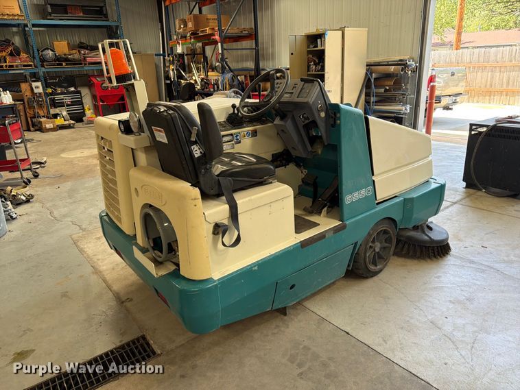 image for item MQ9184 1999 Tennant 6550 sweeper