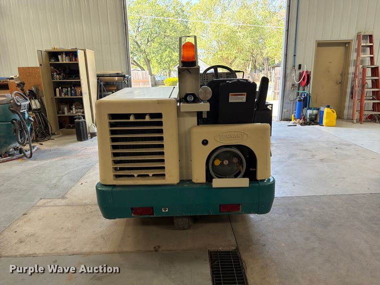 image for item MQ9184 1999 Tennant 6550 sweeper