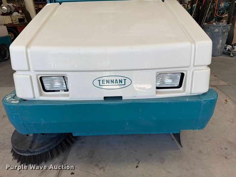 image for item MQ9184 1999 Tennant 6550 sweeper