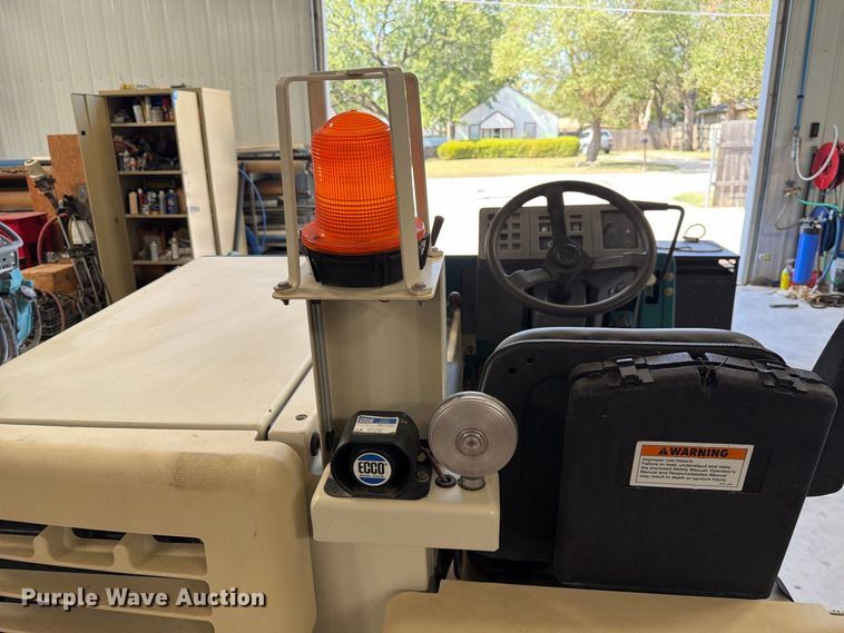 image for item MQ9184 1999 Tennant 6550 sweeper